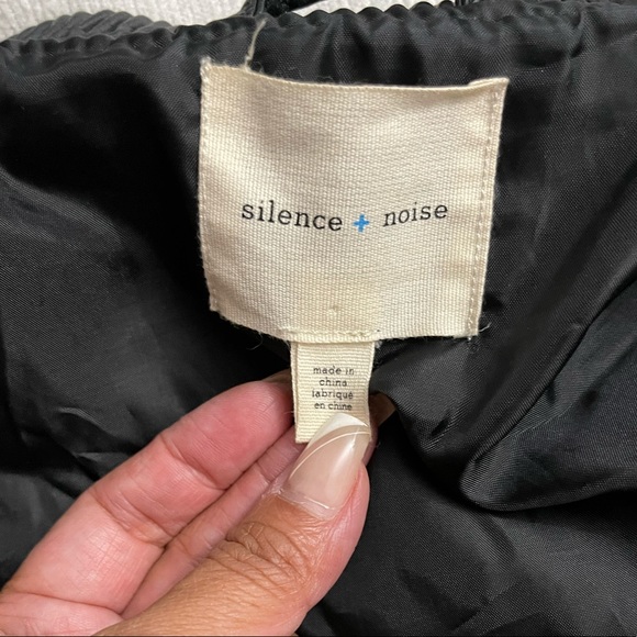 Silent + Noise - Picture 4 of 5